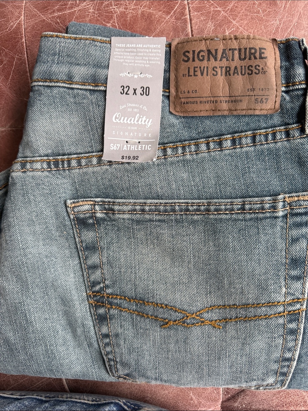 NEW Signature by Levi Strauss 567 "Athletic Fit" Jeans 30x32